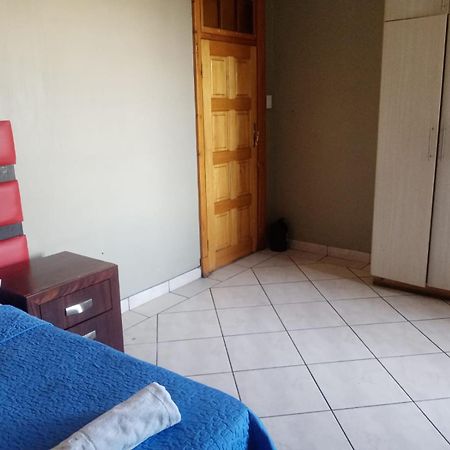 Ebony Guest House Pretoria-Noord Exterior foto